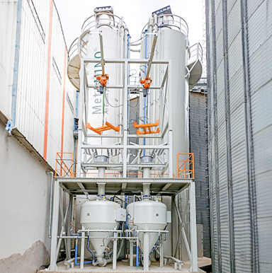 Silo and Conveying System for Animal Food Additives